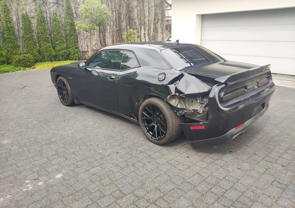 Dodge Challenger cena 78500 przebieg: 92000, rok produkcji 2015 z Zelów małe 137